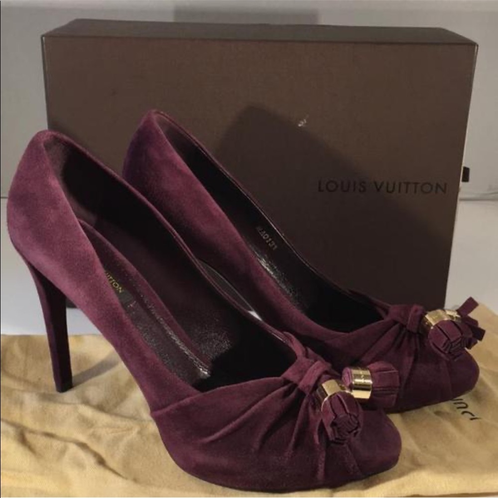 Authentic Guaranteed Louis Vuitton Swede Pumps